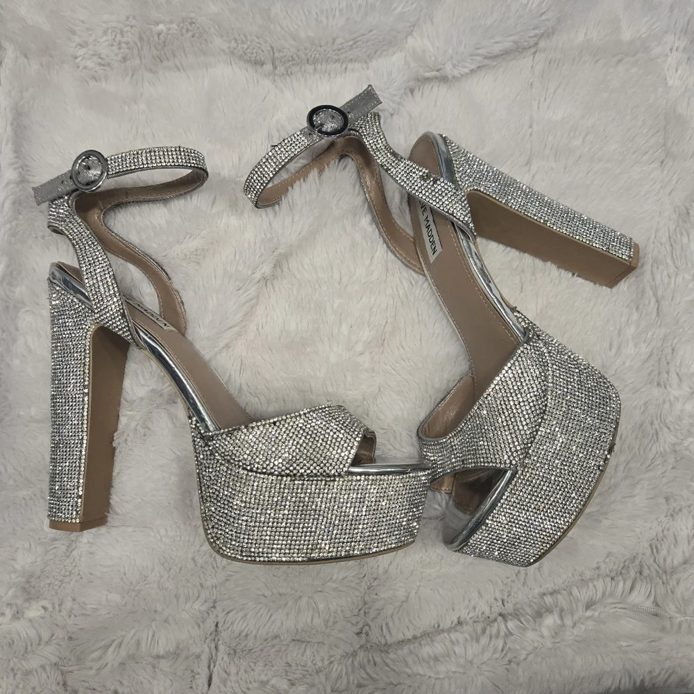 Steve Madden Skylar Heels Size 8.5